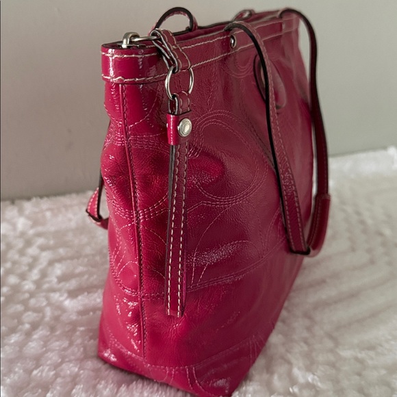 COACH Signature Berry Pink Patent Leather Tote Bag - Picture 3 of 16